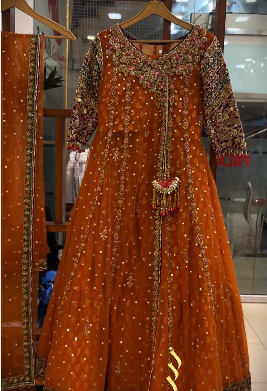 @zarri.palace