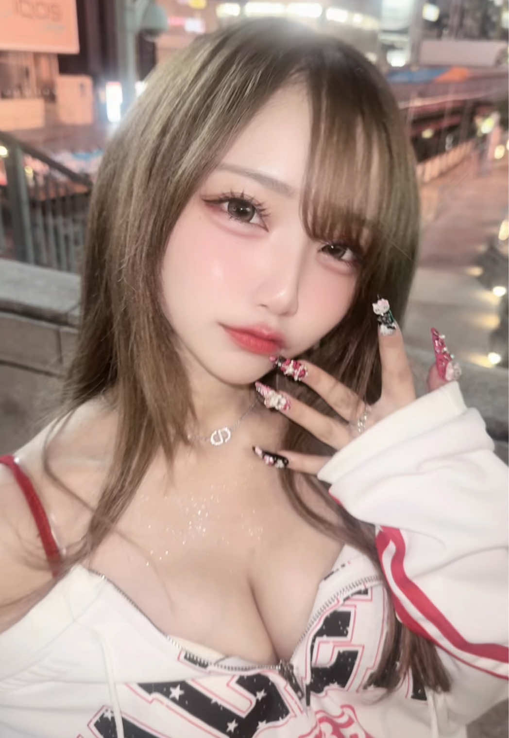 @えま
