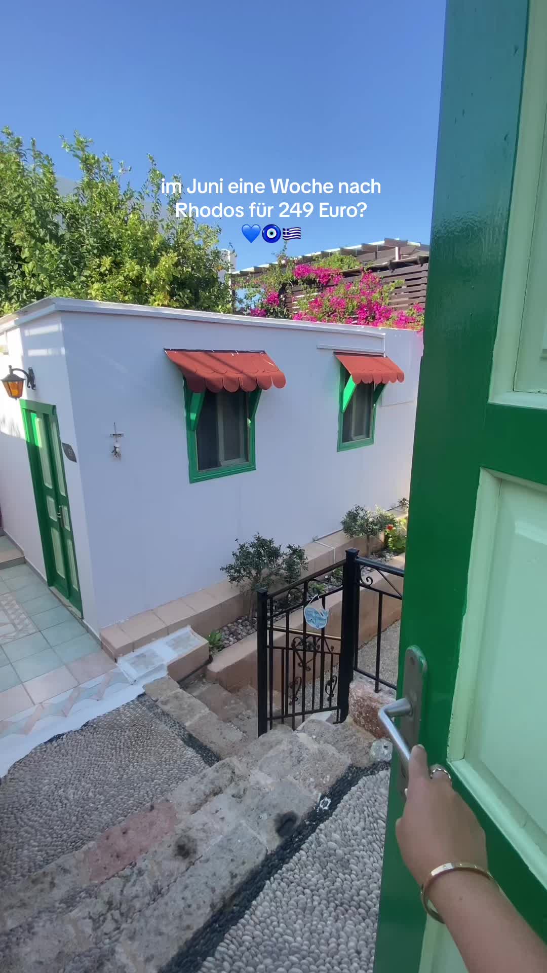 @verolovestravel