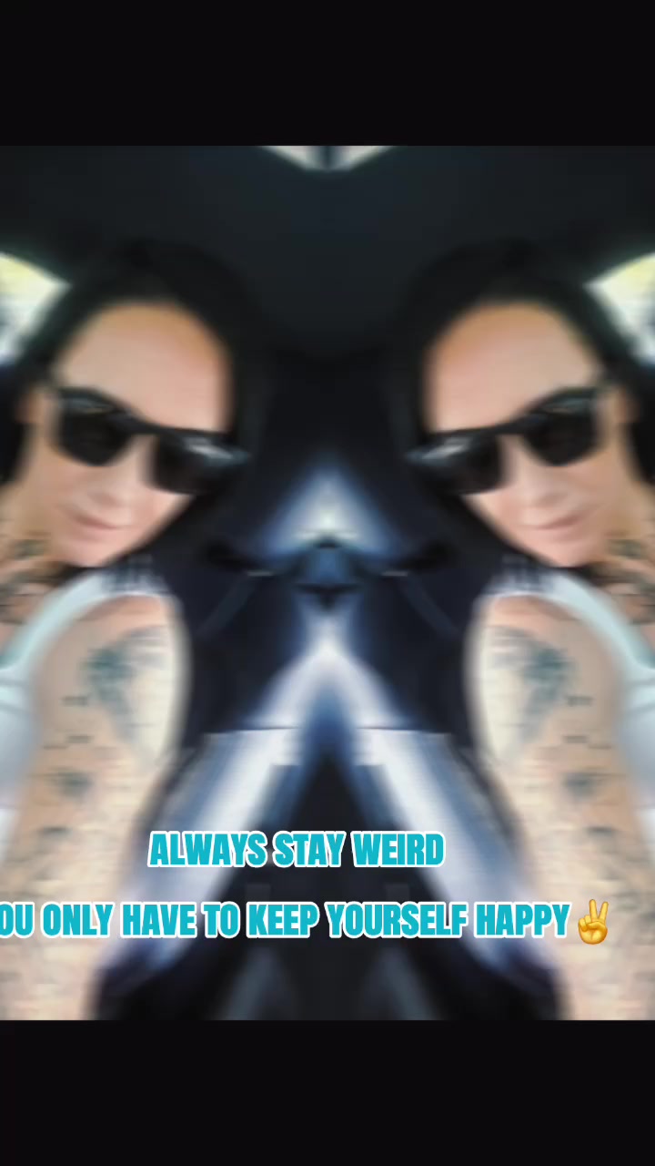 @karienq