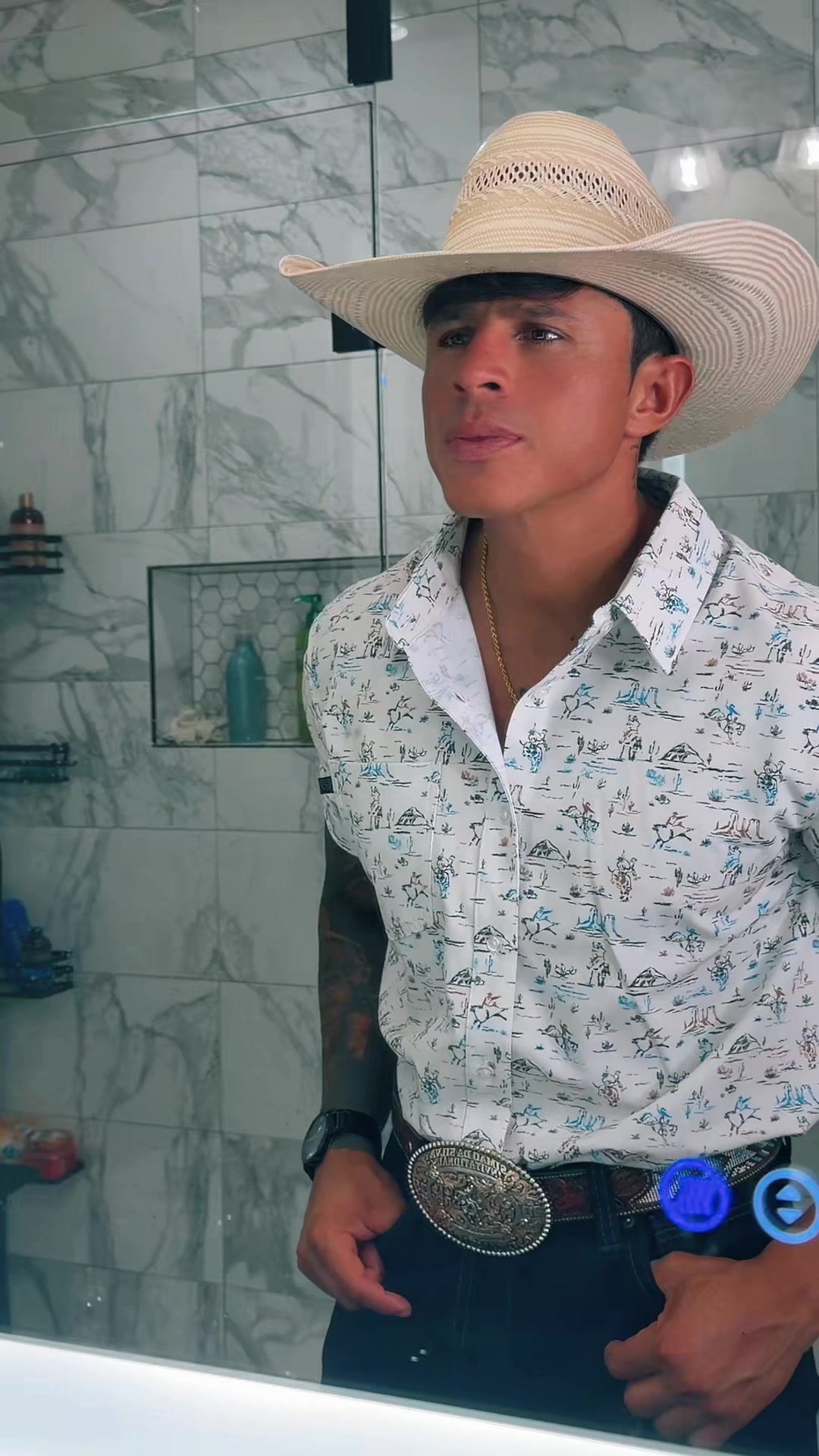 @AXEL PALACIOS