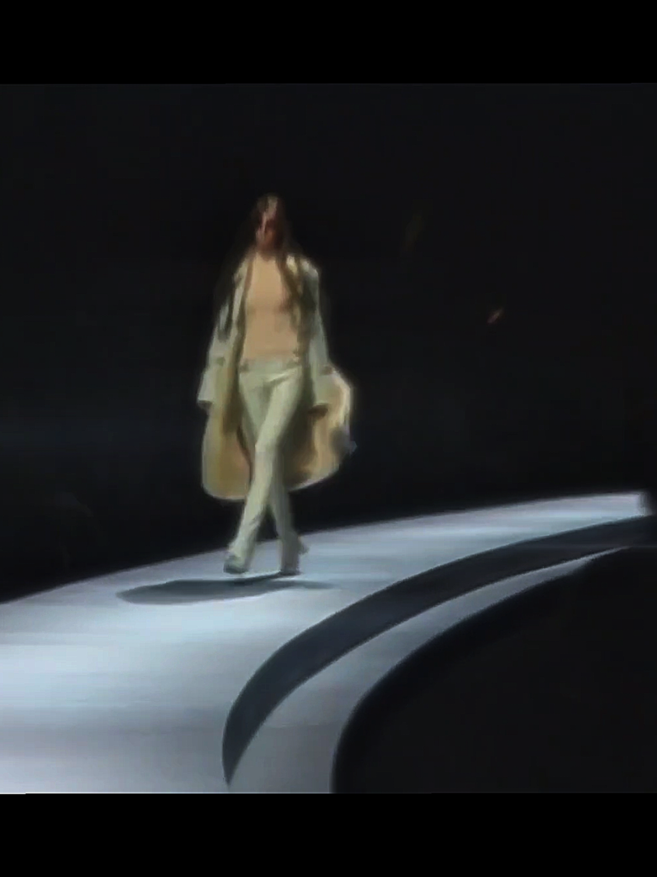@fashion.runways