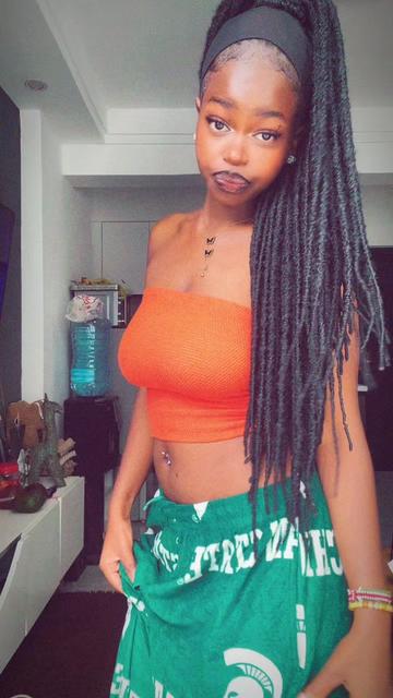 @Adelia🌸🇰🇪