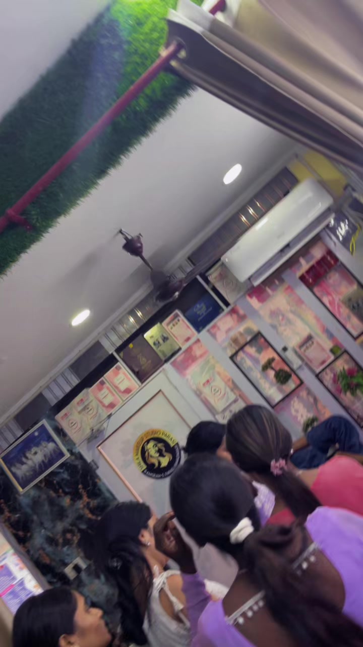 @Shila--makeup studio parasi