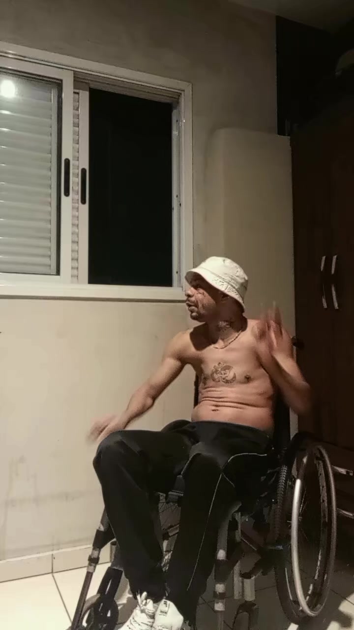@Eita.Porra.Menoo