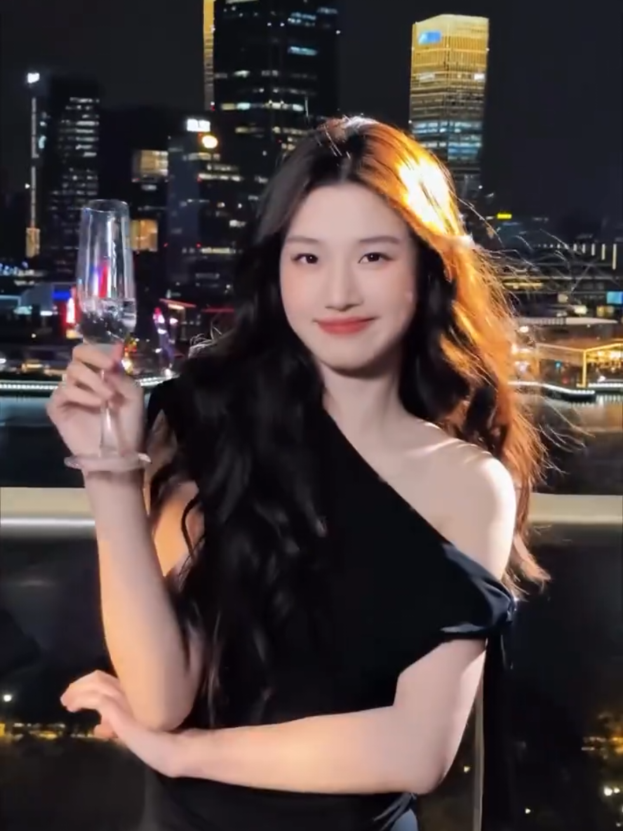 @Ở đây có Lư Dục Hiểu