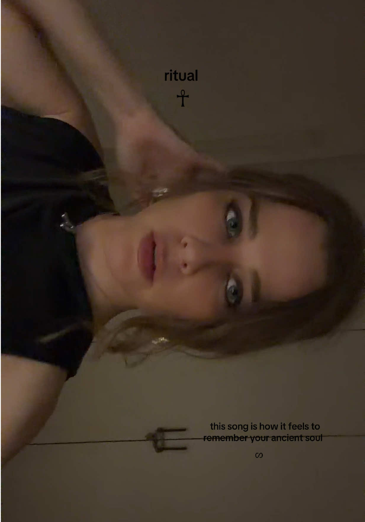 @ANNA8ELLE