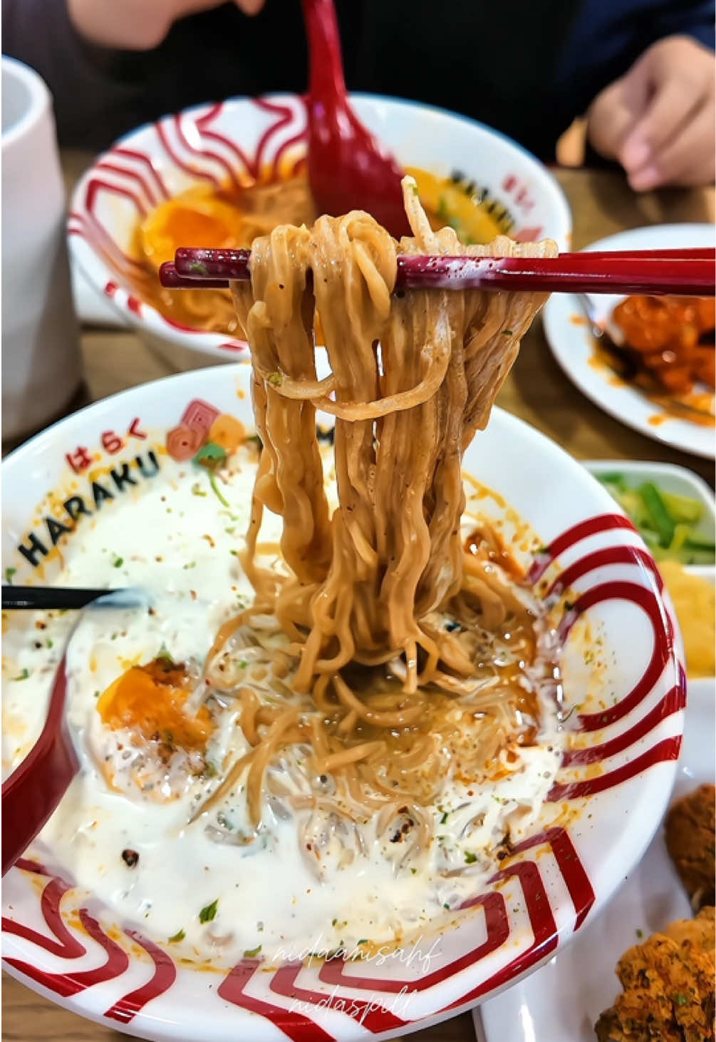 @nidaanisahf | Food & Travel