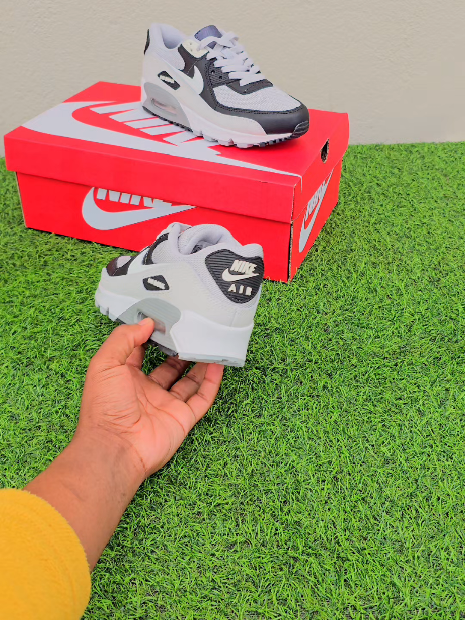 @Jayjaysneakerscpt(pty)ltd