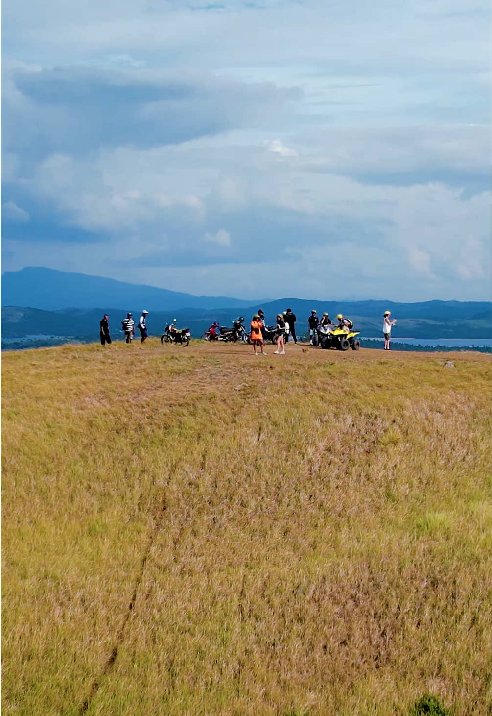 @Visit CamSur