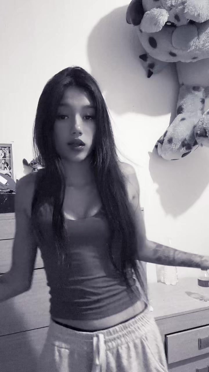 @Valeska🕷️