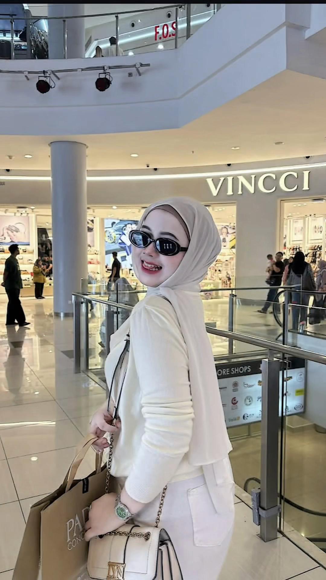 @anniputri5