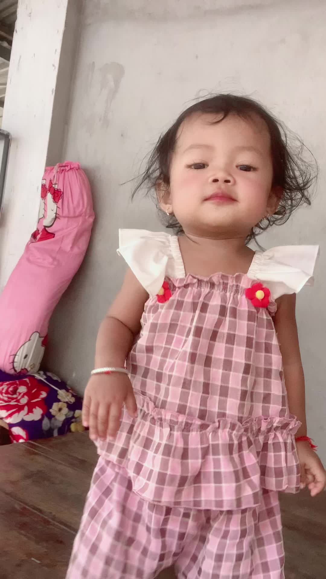 @លី៚ នីន