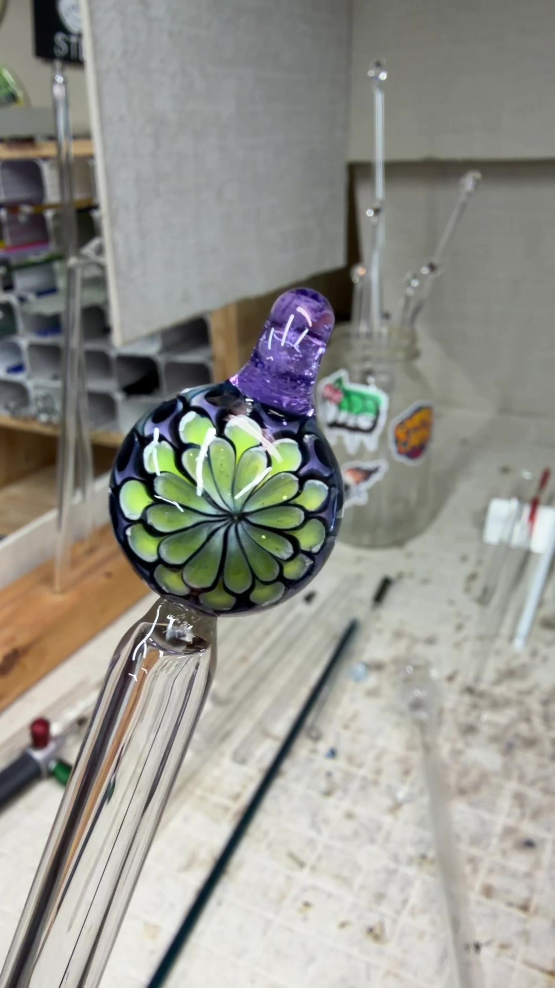 @Avenue_Glass