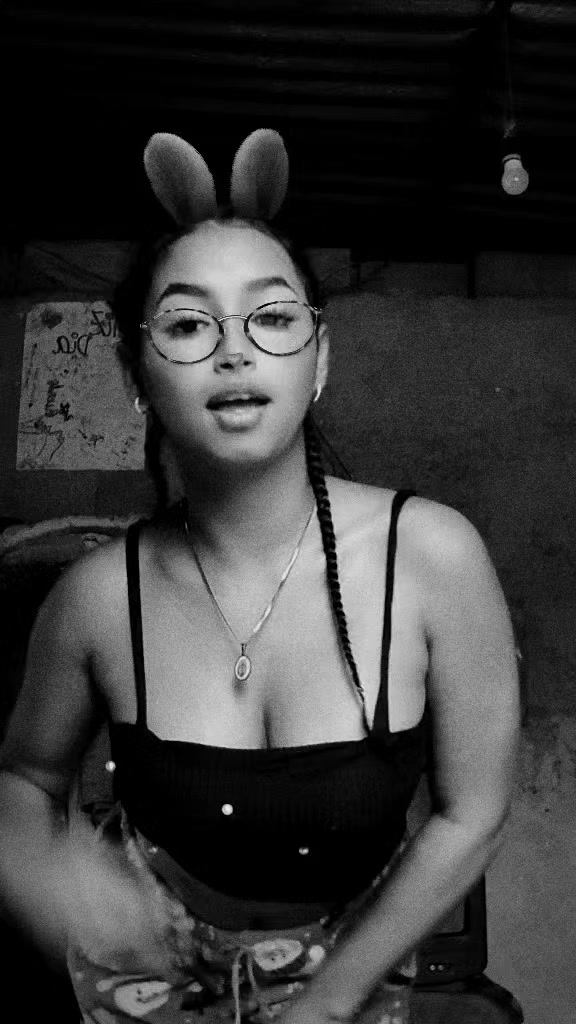 @Valentina♡
