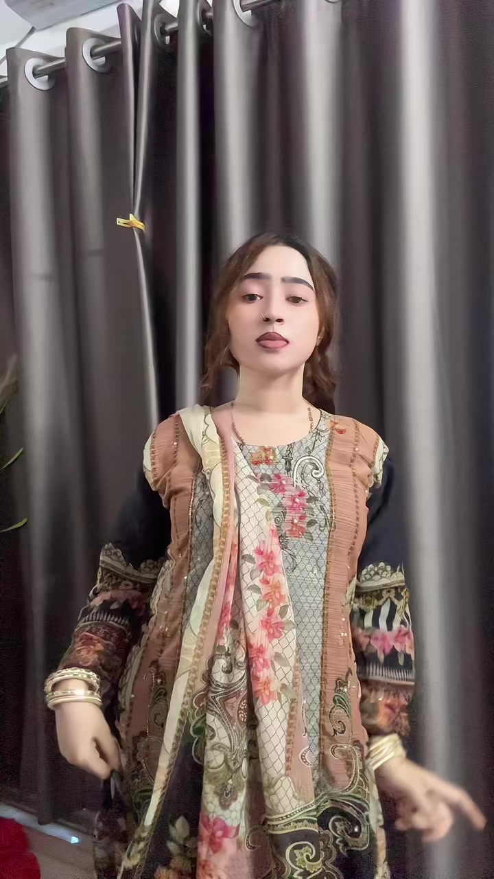 @Simran⭐️