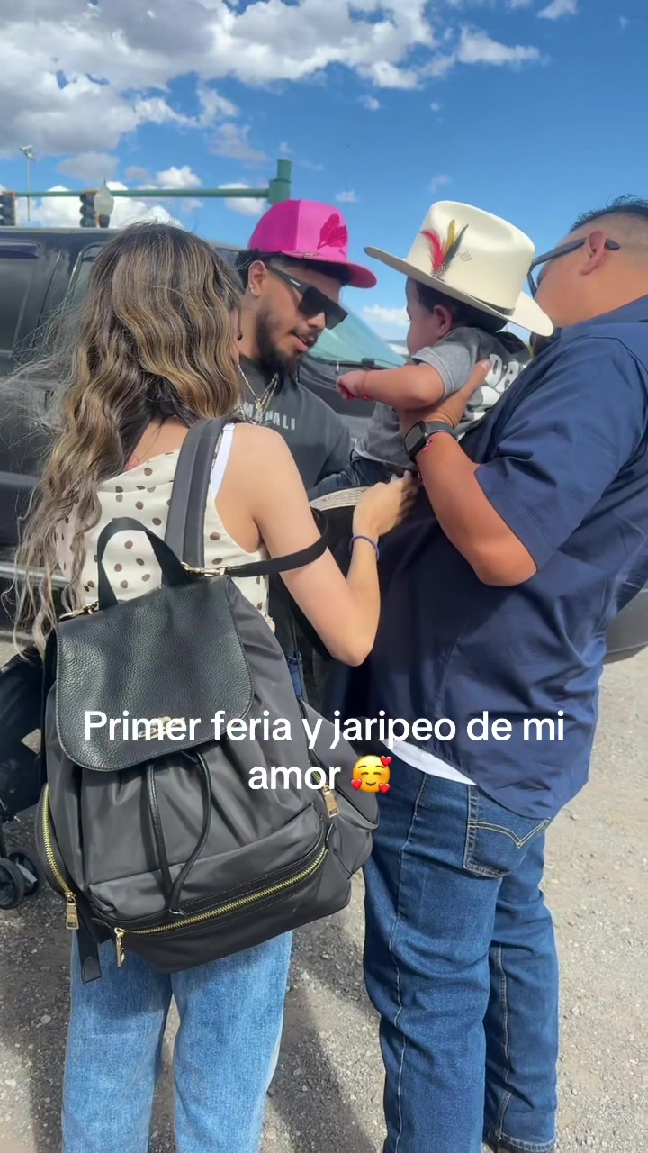 @Alondra Quezada Y Ma