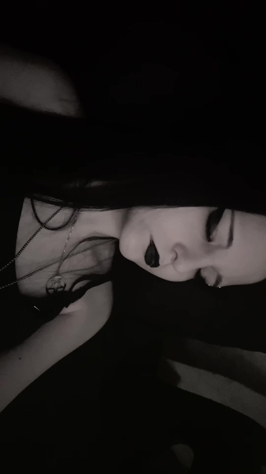 @𝔫𝔦𝔨𝔨𝔶 𝔡𝔢𝔞𝔱𝔥