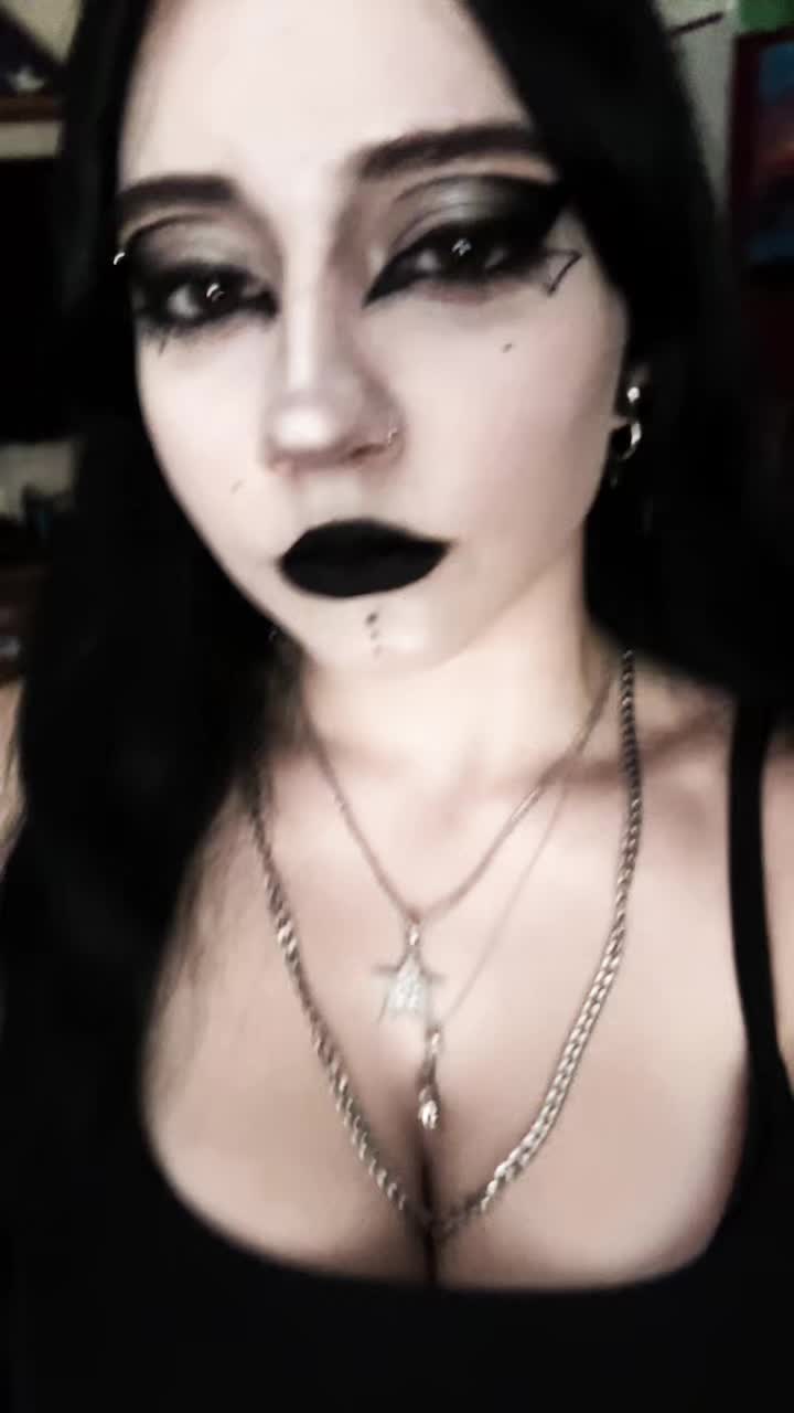 @Lilly 🖤🦇