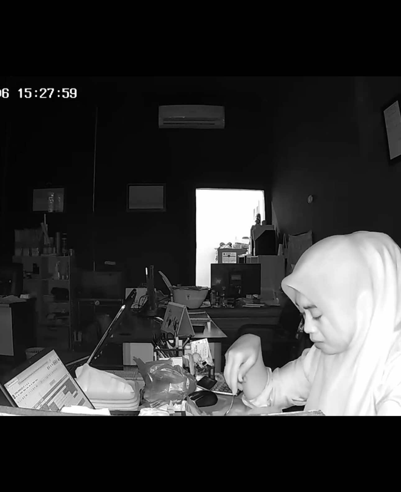 @Devi Stevany | dds17