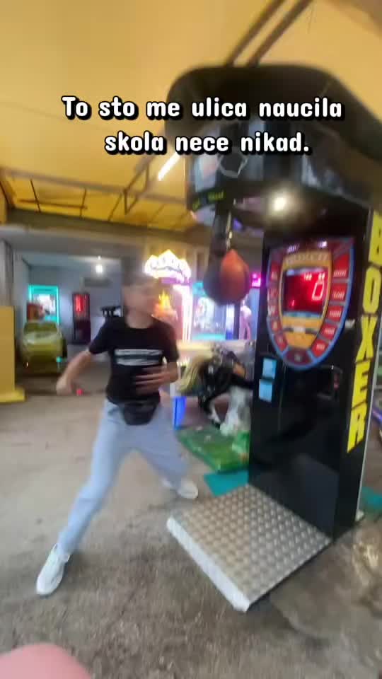 @NoćniMomak
