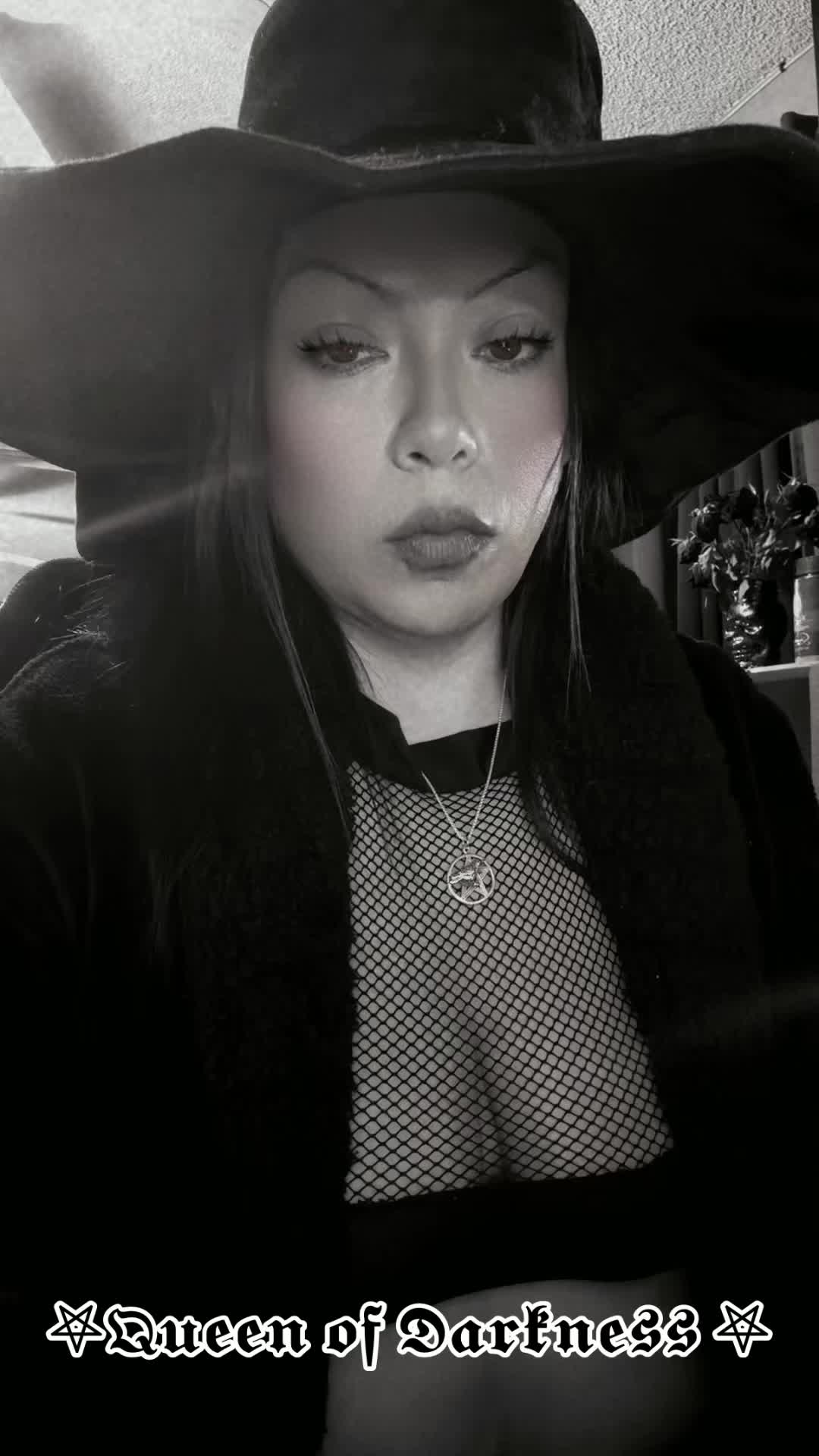 @QueenofDarkness👑🐦⬛🖤