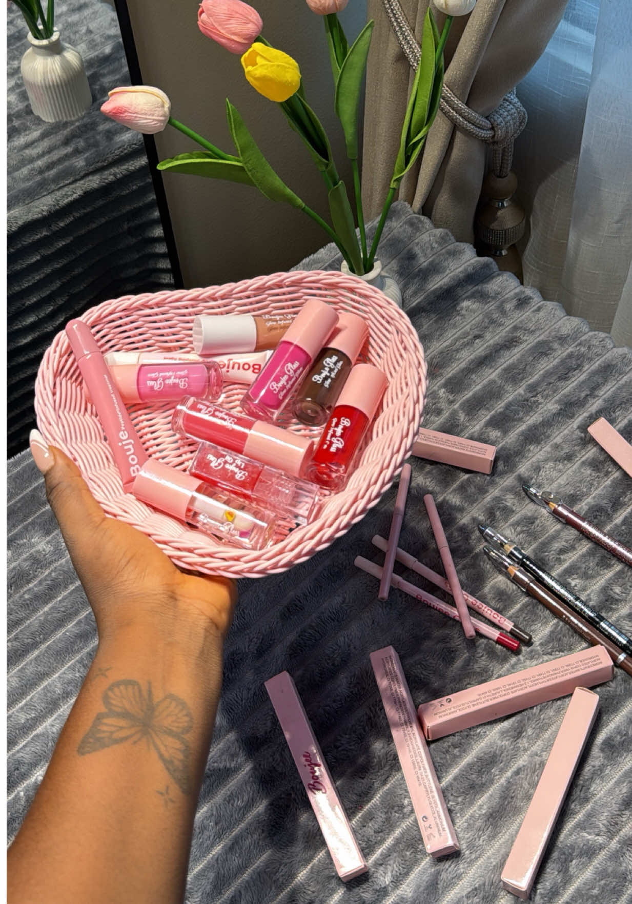 @Lipgloss vendor in Benin city