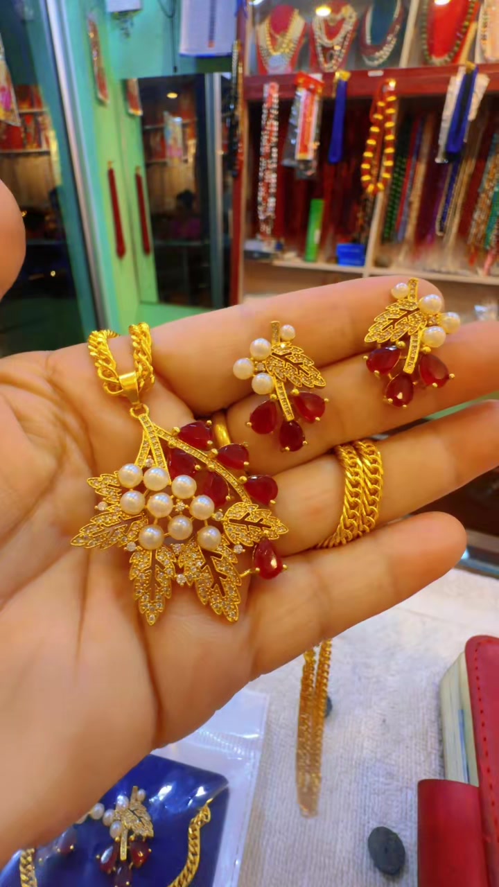 @🧿Divya thakuri 🧿( designer )