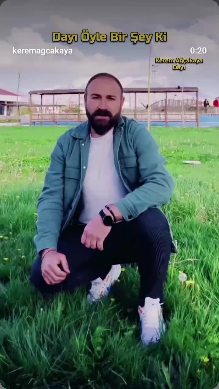 @Bir kadın tanıdımAğlıyordu