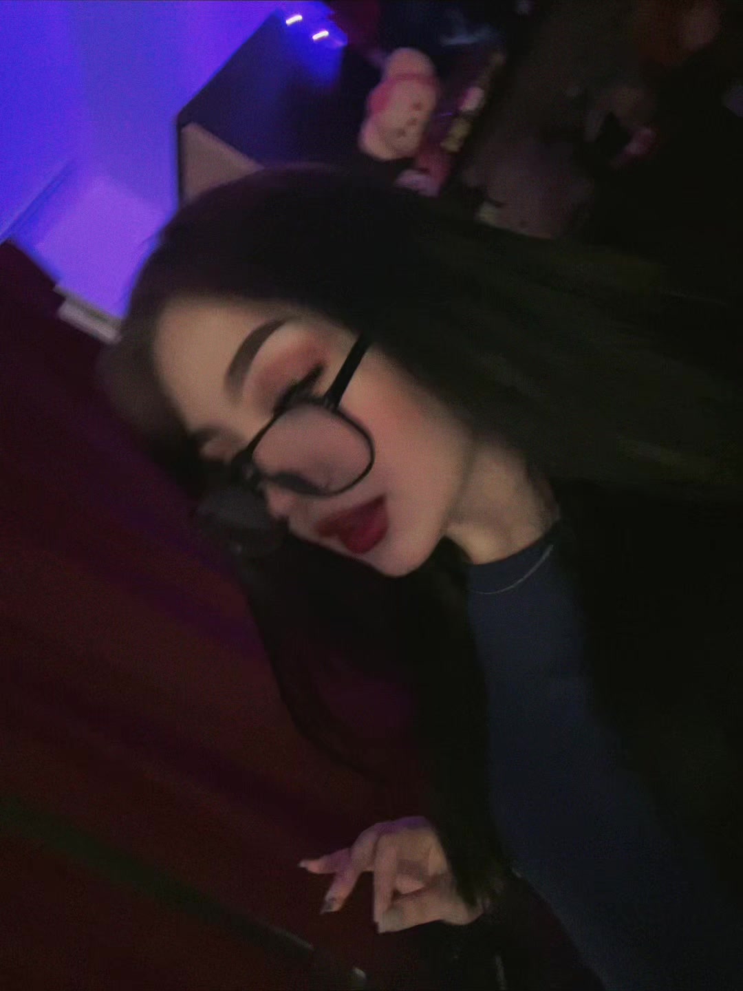 @...