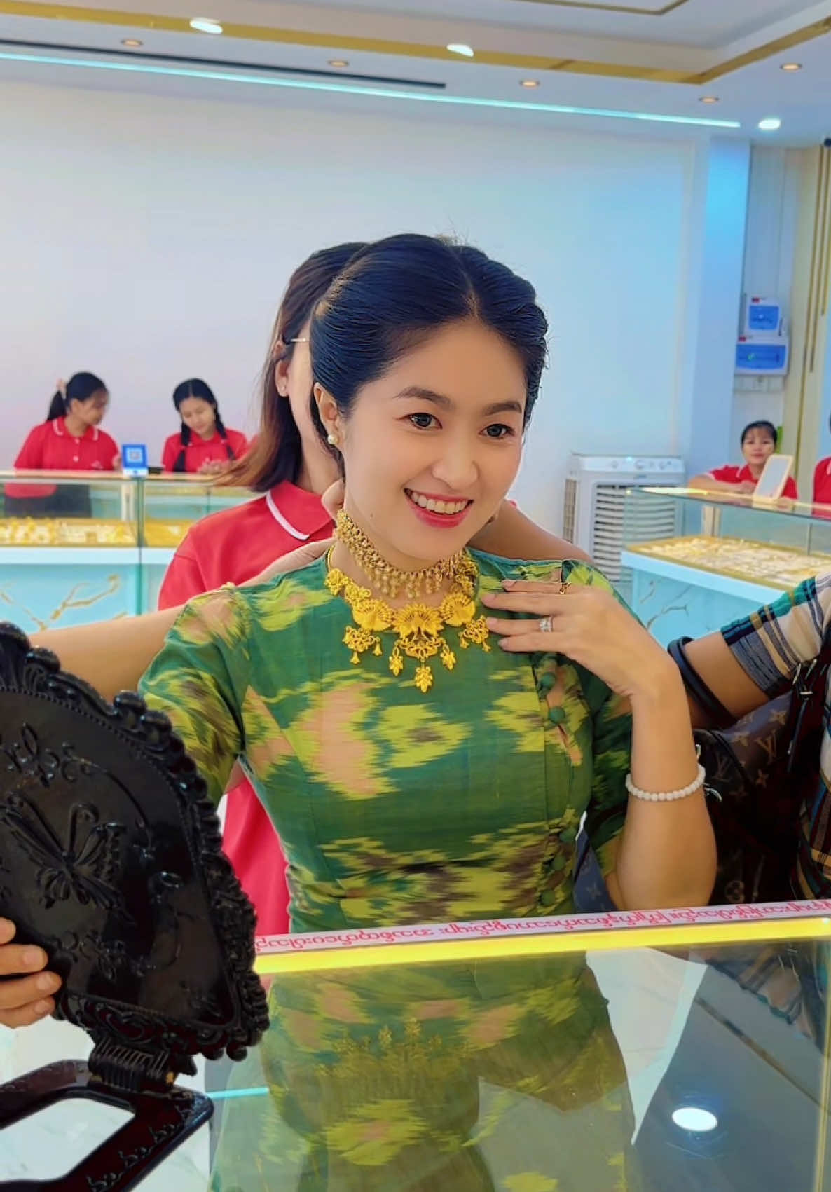 @Sandiရွှေအစားထိုးလက်ဝတ်ရတနာ