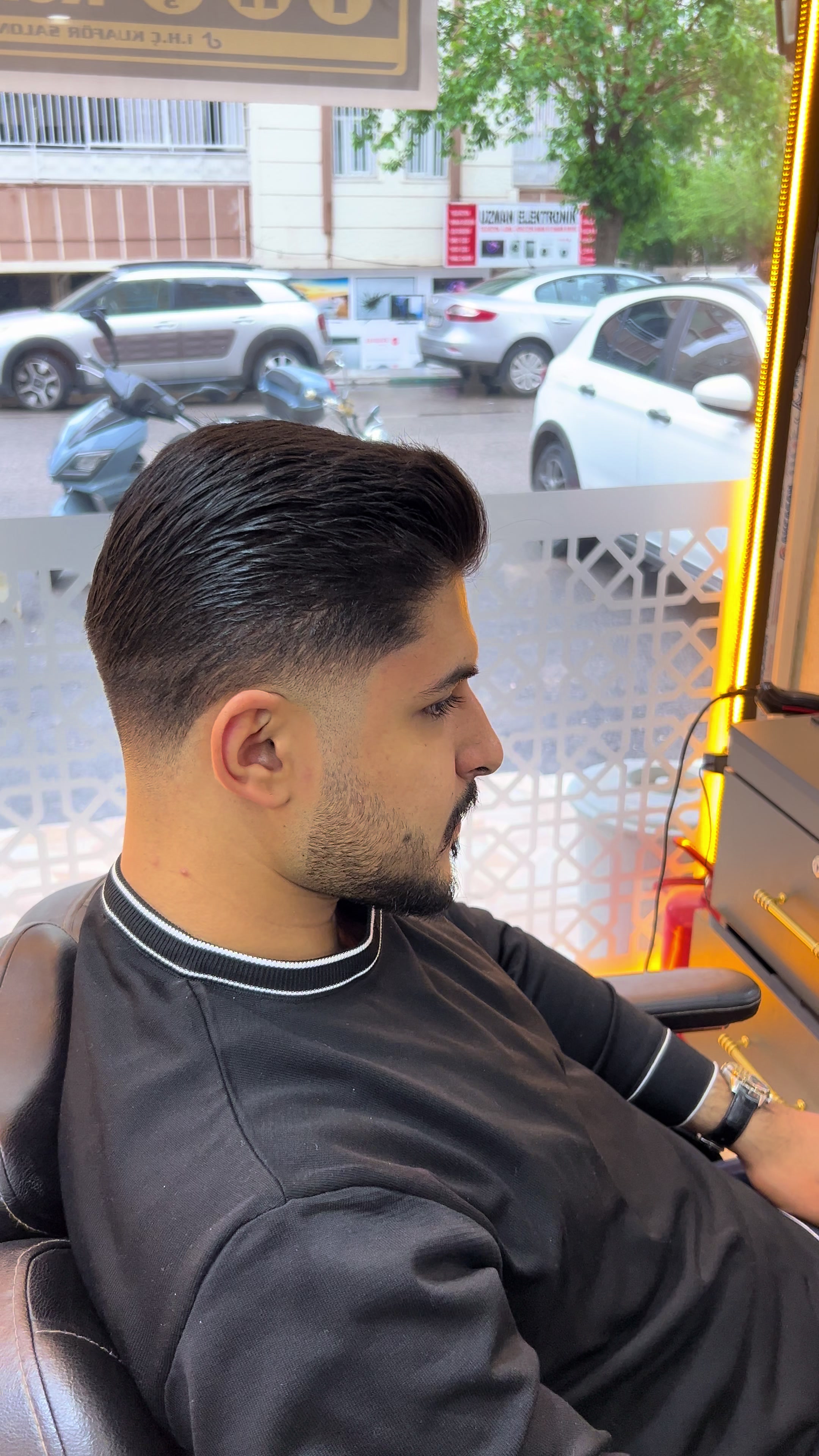 @İ.H.&Ccedil; KUAF&Ouml;R SALONU