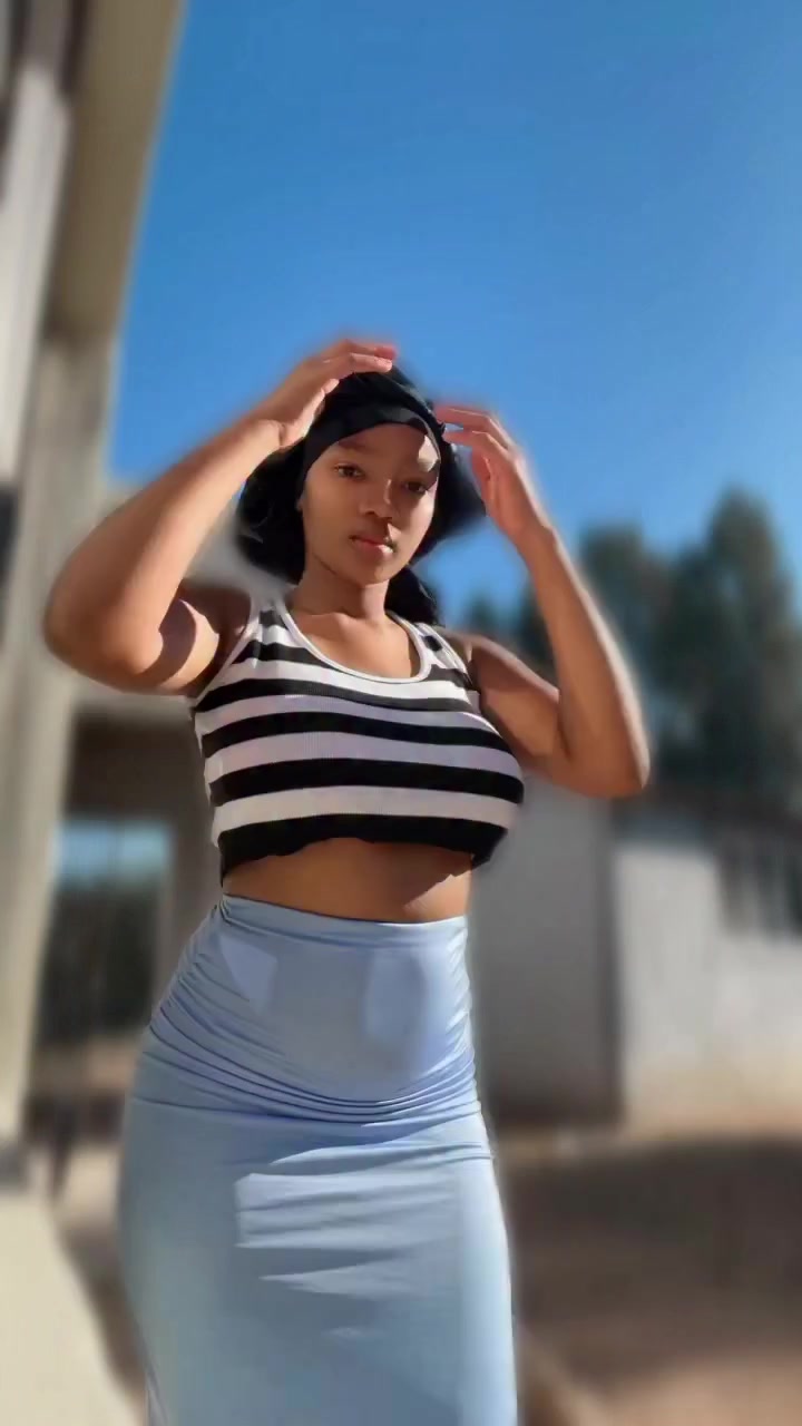 @Isakhanya