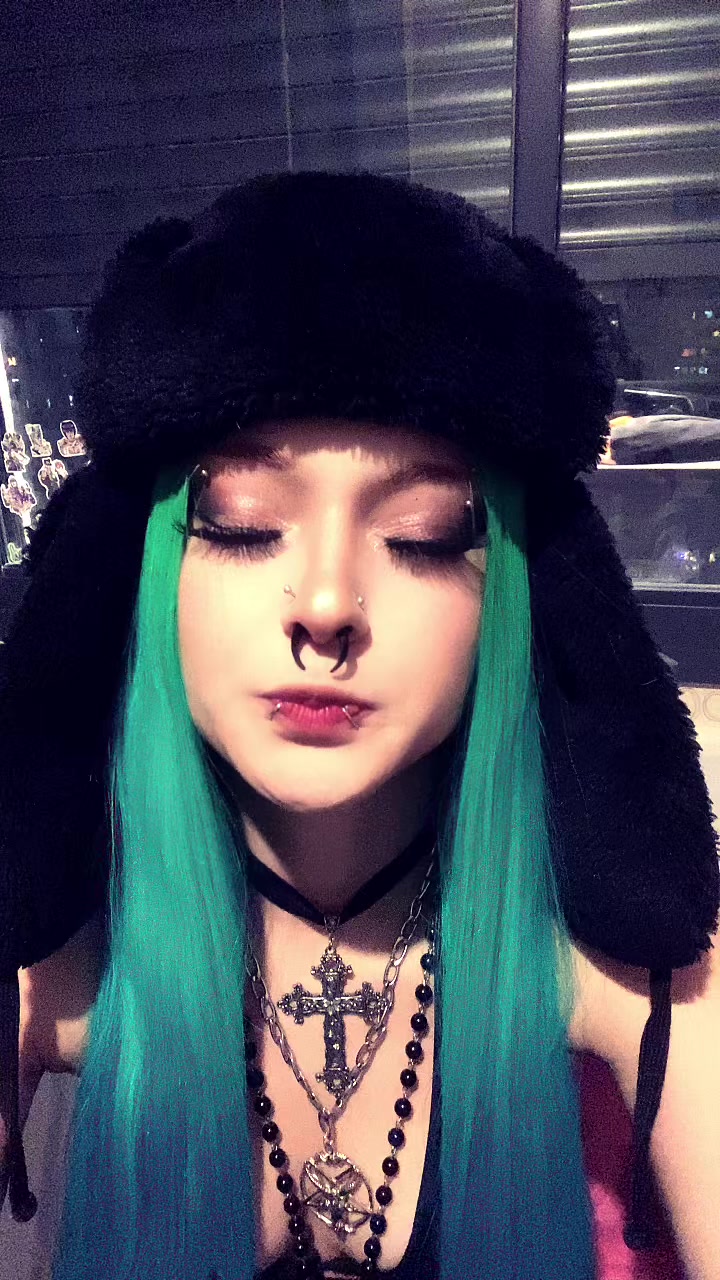 @ivanooo - (ele/dele)