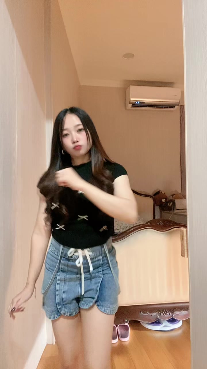 @Yessy 🕊