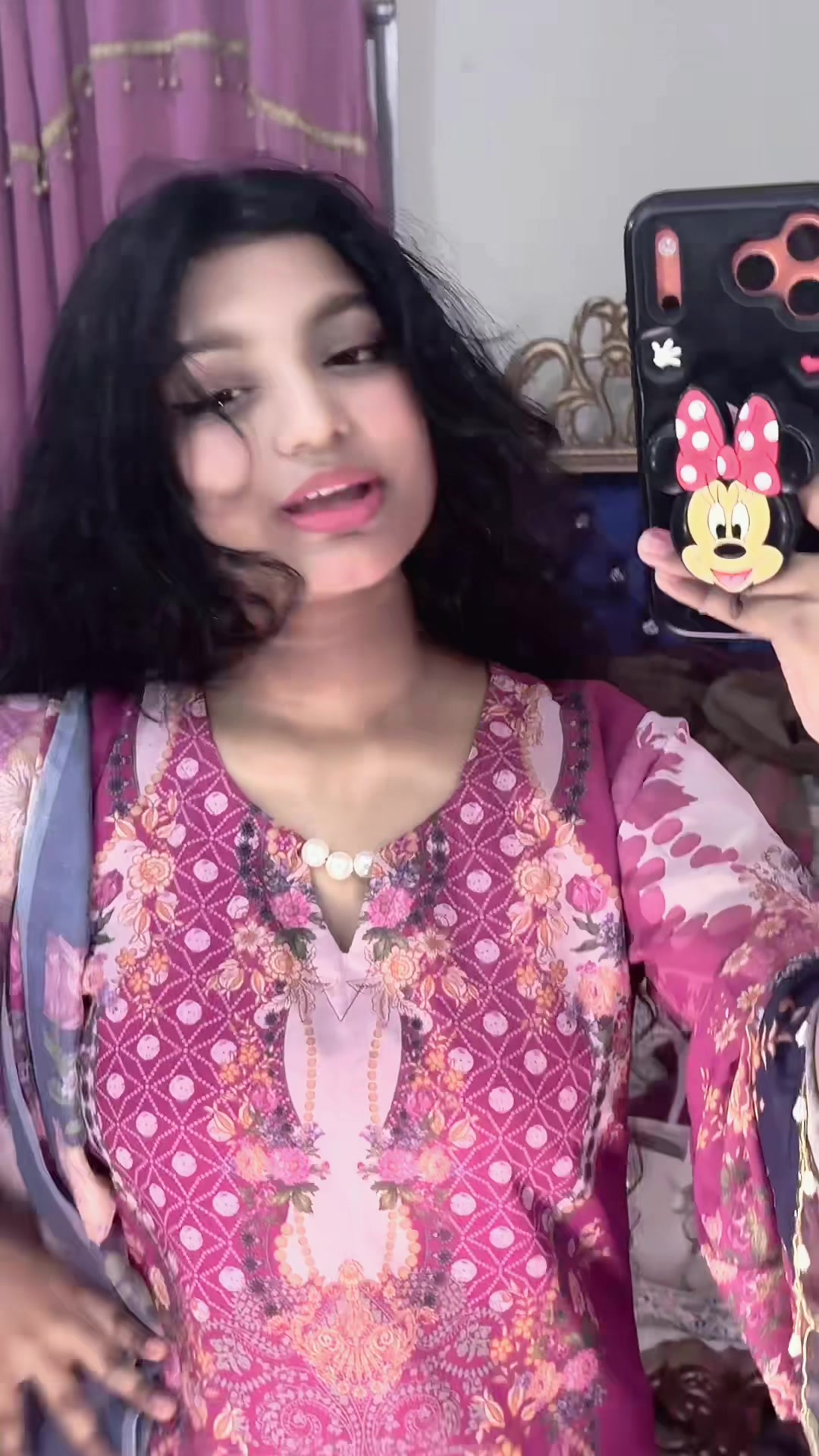 @Sara Vlogs
