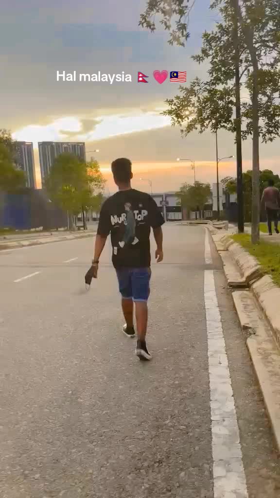 @Mr.Rajbanshi boy..ll🇳🇵💗🇲🇾