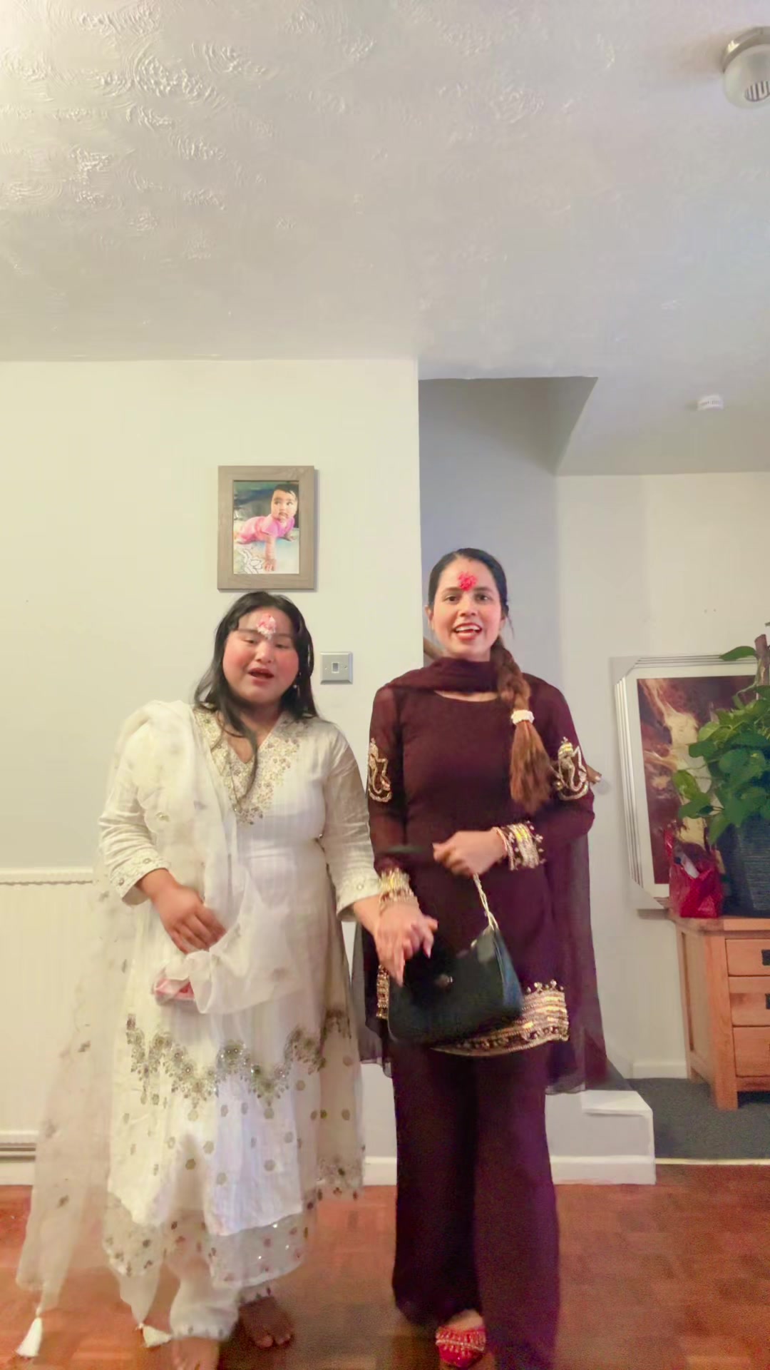 @Amrita Bhagat🇬🇧🇬🇧🇬🇧