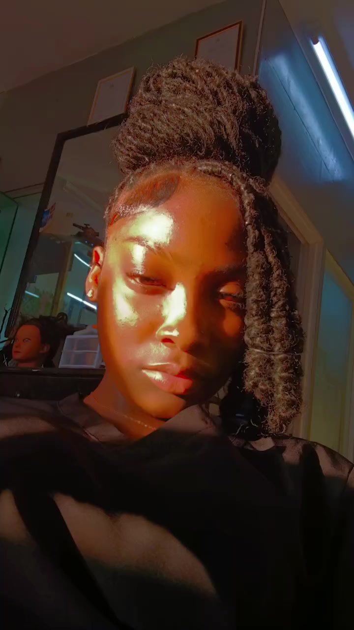 @𝓑𝓤𝓑𝓑𝓛𝓔𝓢🎀