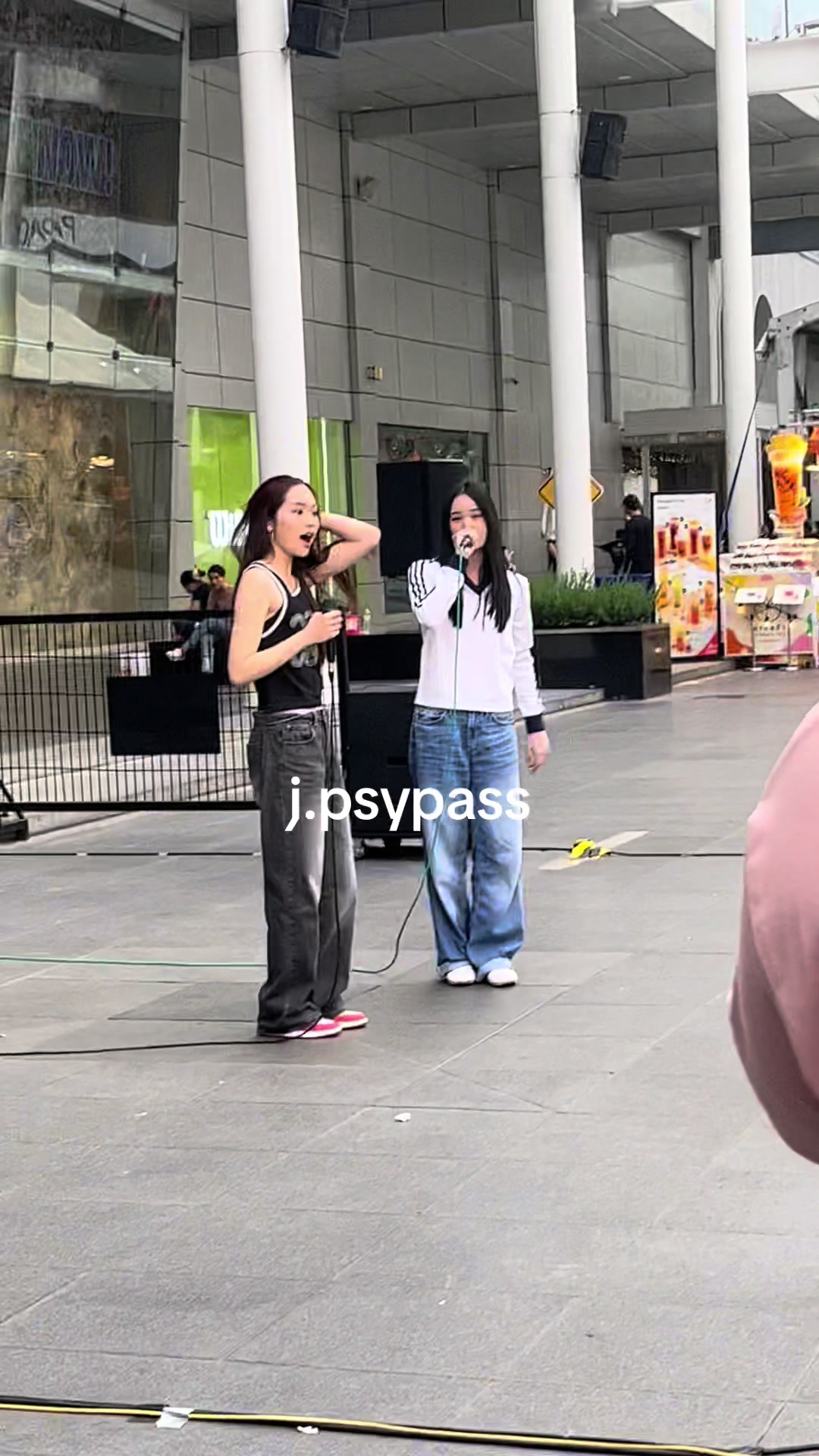 @j🏳️🌈