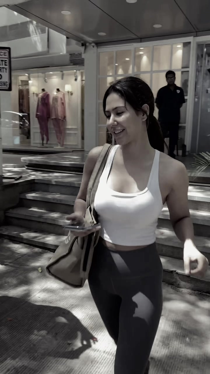 @sonam bajwa official ✅