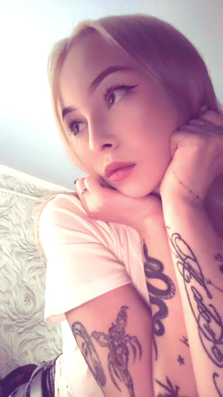 @missviklyy