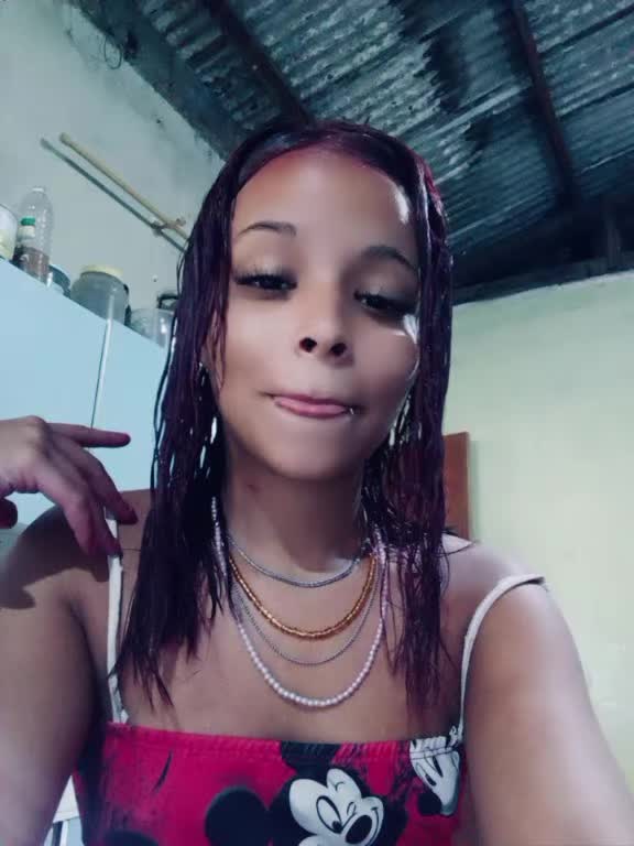 @🧛🏻&zwj;♀️