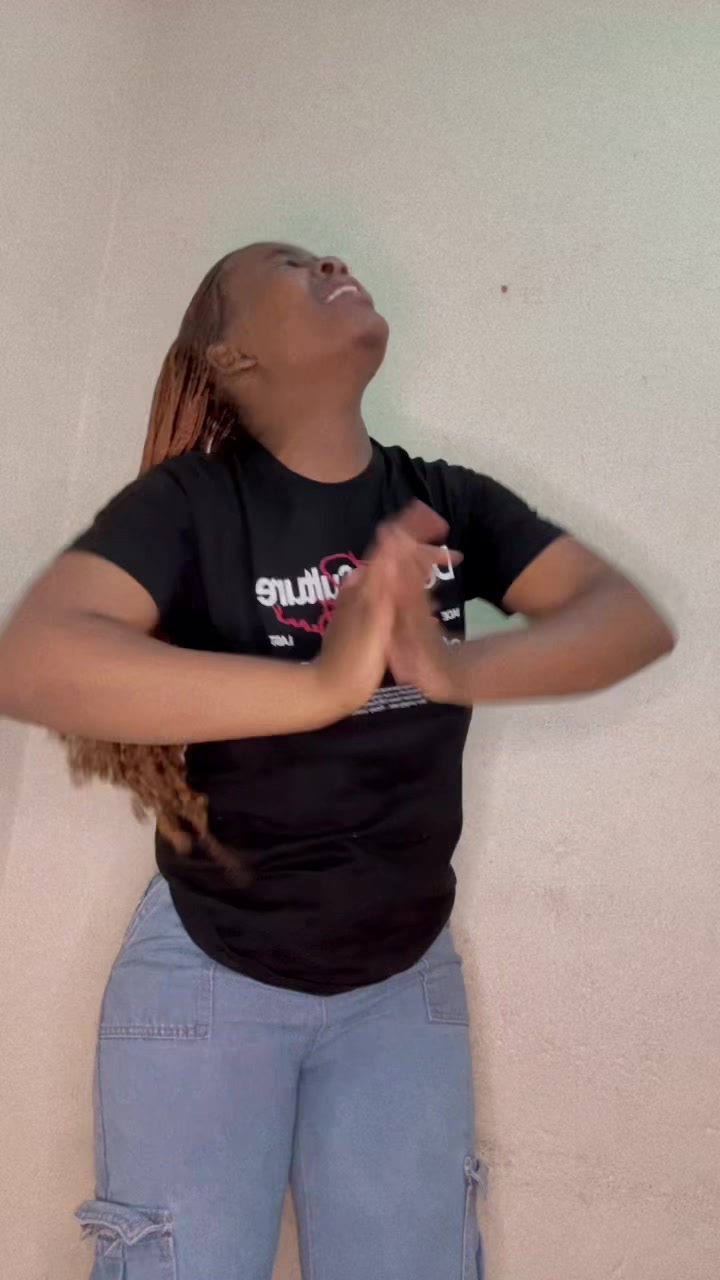 @MakaGuccikay1owes2akekho