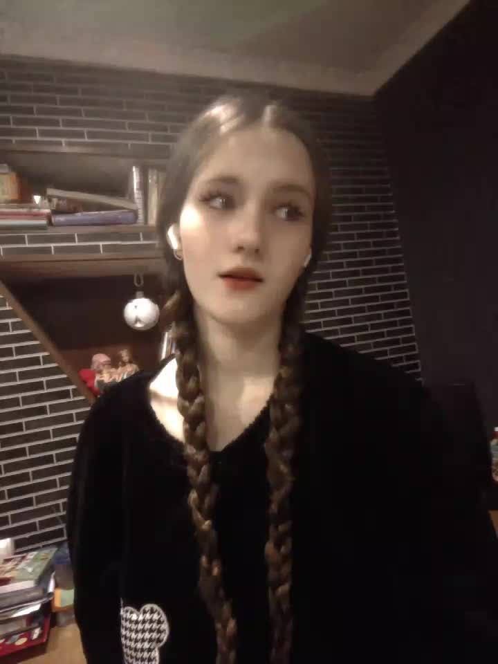 @Аника✨