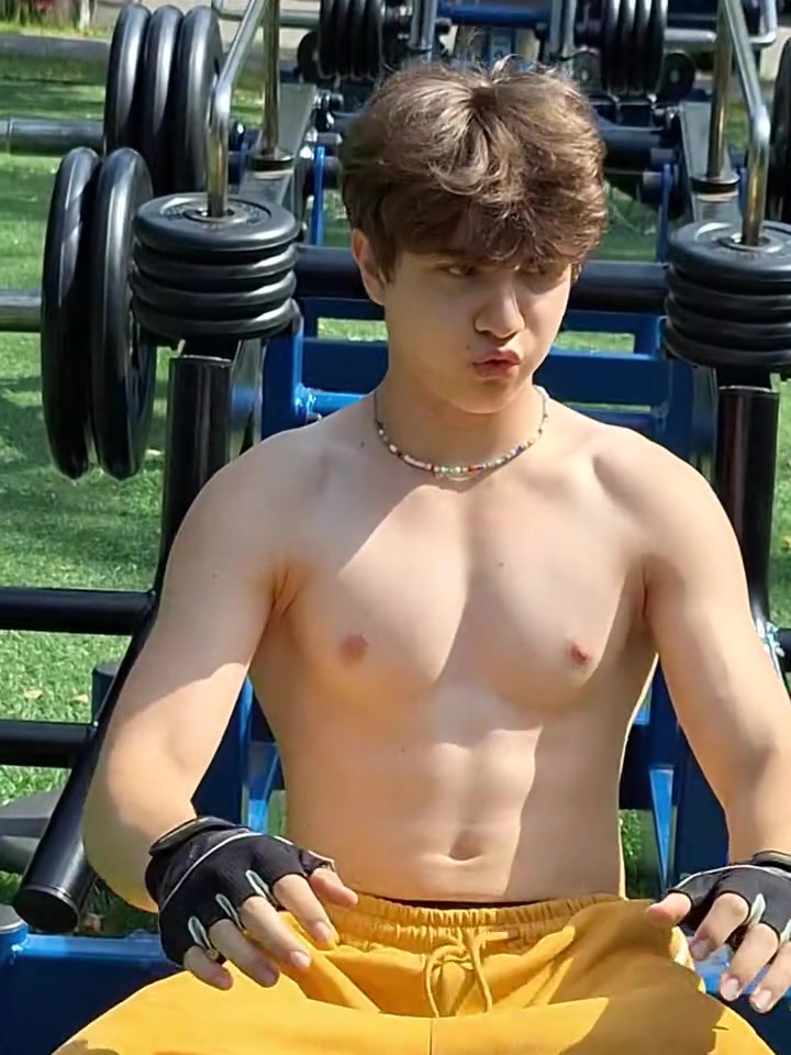 @model _ egor _ schwarlis