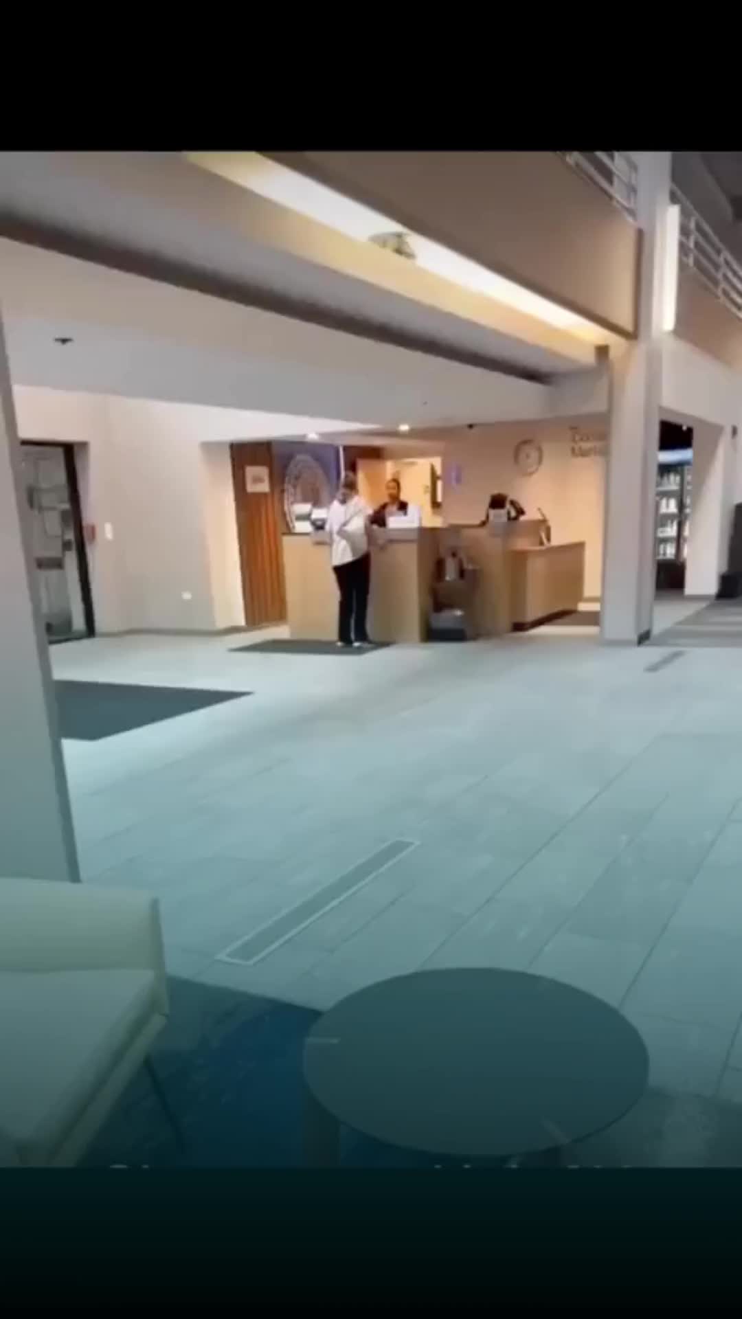 @Entre líneas