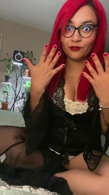 @La_rojita_🍒🤓