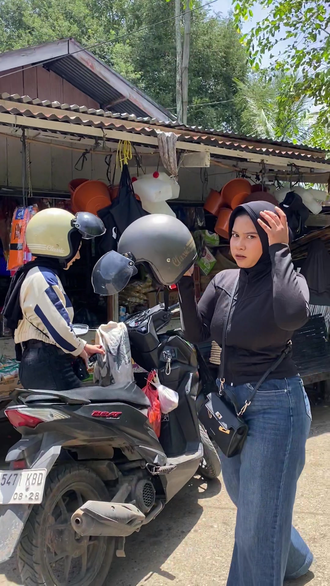 @Ayuni