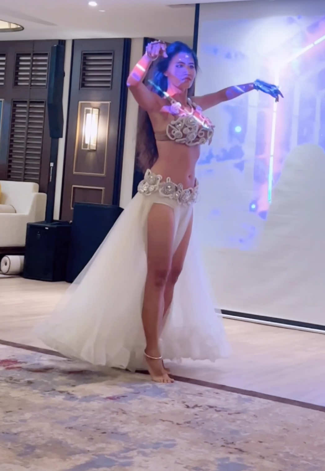 @Hồ Lan Belly dance m&uacute;a bụng